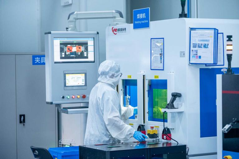 Dry Break Clean Room