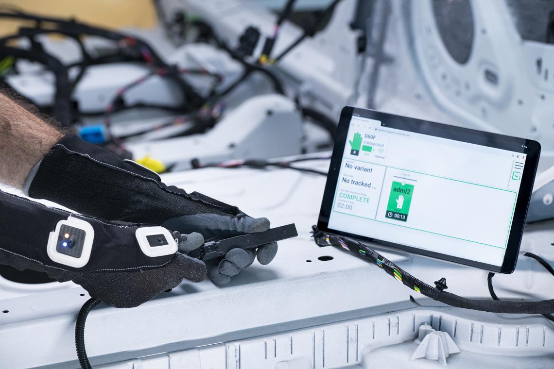 With QUARA®, a green light on the tablet removes any doubt, even in the trickiest assembly configurations. With QUARA®, a green light on the tablet removes any doubt, even in the trickiest assembly configurations.